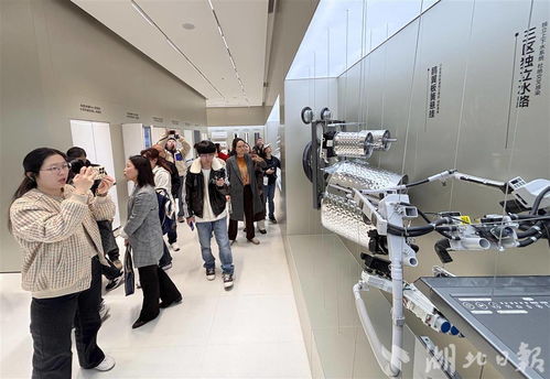 超級工廠變身硬核景區,游客可打卡小米 華工科技 人形機器人創新中心